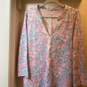 Lilly Pulitzer Kaia tunic in Resort White Love Bug